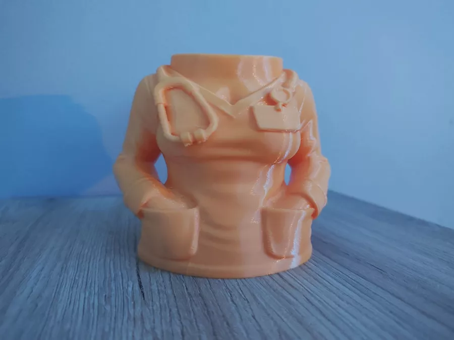 Pot décoratif inspiré d’un gant fantastique